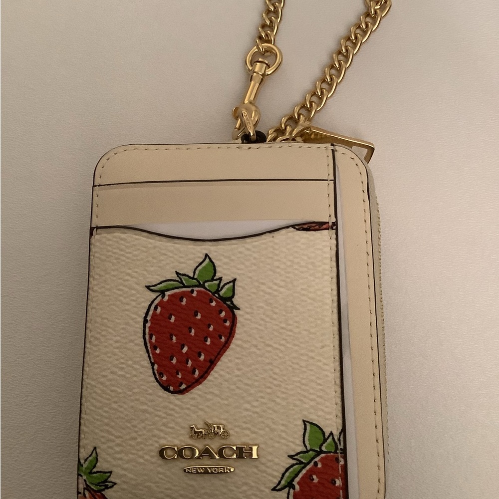 Coach Cream and Red Strawberry Zip Cc ID Case Card Holder Wallet - Picture 4 of 4